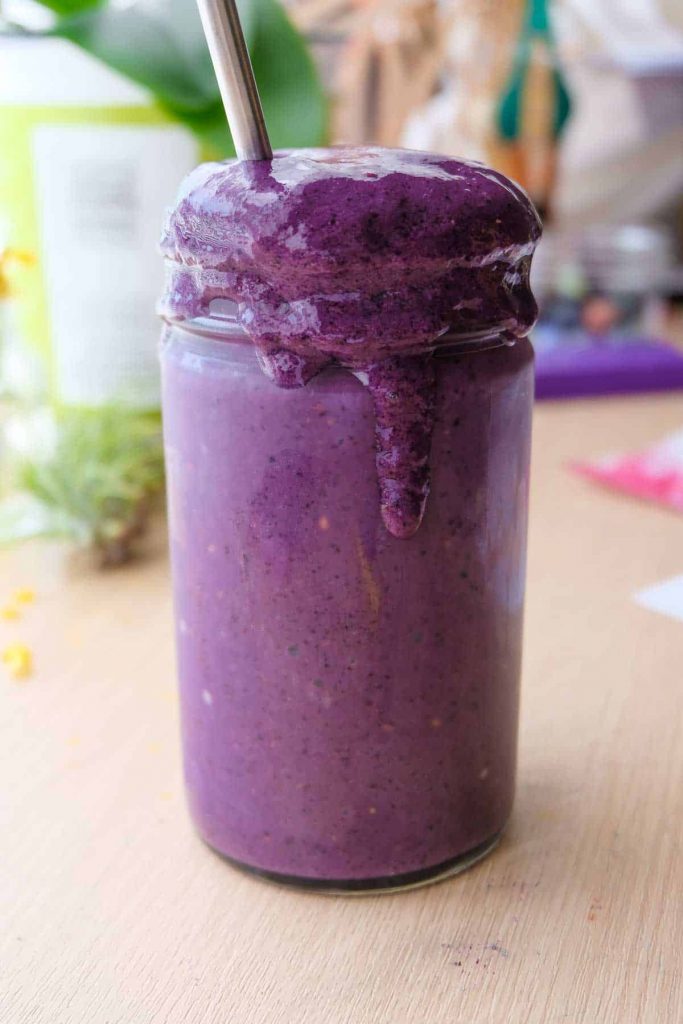 blueberry smoothie with blackberries and banana